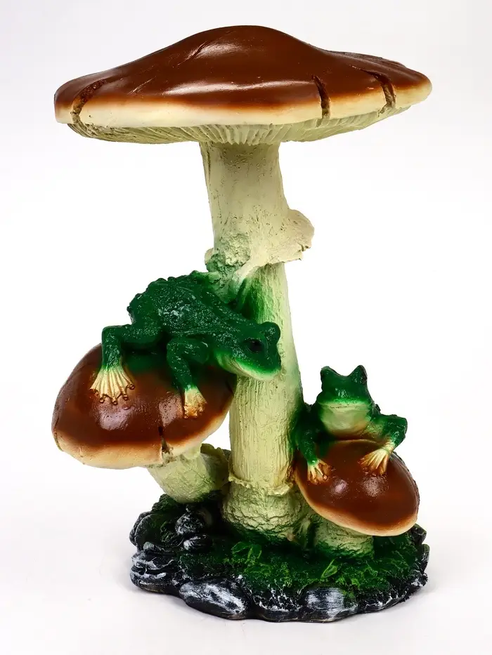 Садовая фигура 43 х_ х _ см зеленый полистоун Гриб тройной с двумя лягушками