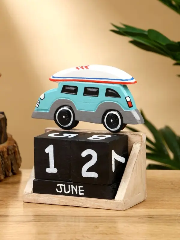 Календарь настольный Календарь настольный "Машинка" дерево 11х5х14 см