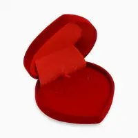 Футляр под набор украшений &laquo;Сердце&raquo;, бархатный, 9&times;8.5 см, красный