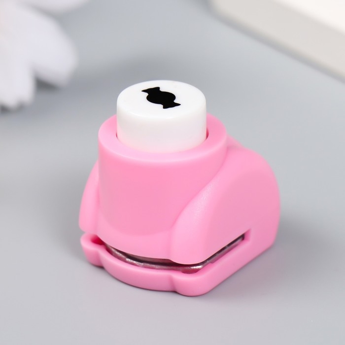 Набор для скрапбукинга Набор для скрапбукинга "Средняя волна" ножницы фигурные 13,5см+4 дырокола d=1,2см 11,2х18 см 94115