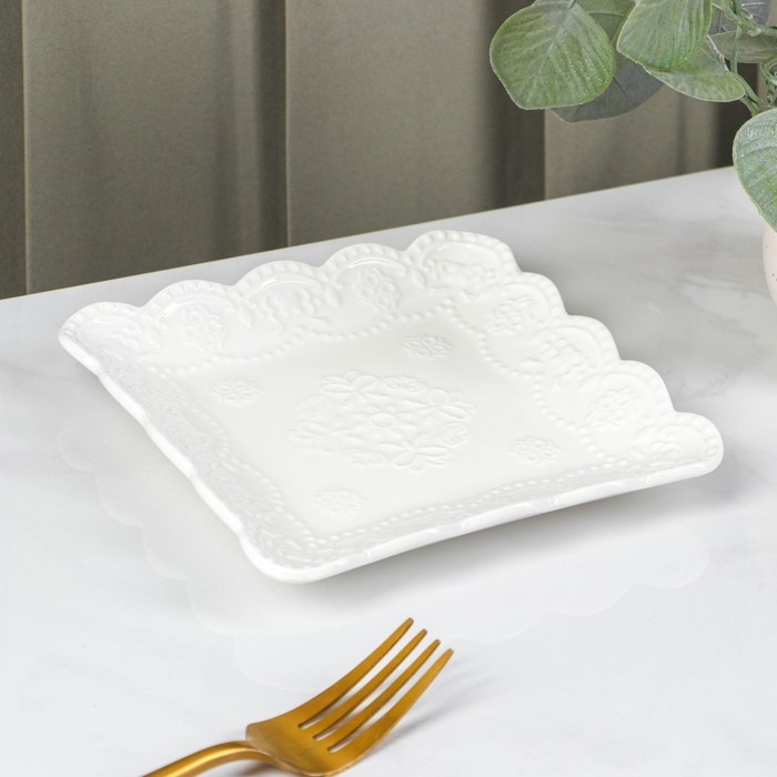 Тарелка фарфоровая квадратная Доляна «Сьюзен», 15×15 см, цвет белый Тарелка фарфоровая квадратная Доляна «Сьюзен», 15×15 см, цвет белый