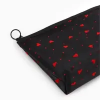 Косметичка дор Сердца, сетка 17*6,5*13,5, отд на молнии, черный Косметичка дор Сердца, сетка 17*6,5*13,5, отд на молнии, черный