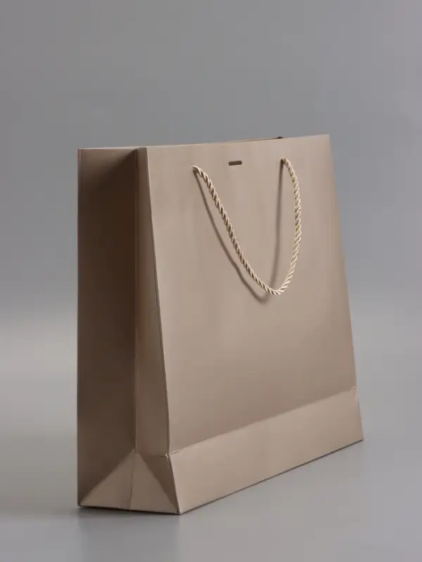 Пакет подарочный, белый, с бантом, 35 х 30 х 10 см