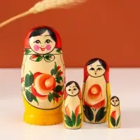 Матрёшка дерево &laquo;Галина&raquo;, красный платок, 4 кукольная, 9 см