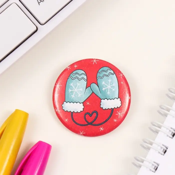 Значок закатной d=35 мм Значок закатной d=35 мм "Варежки" 6,5х6,5 см