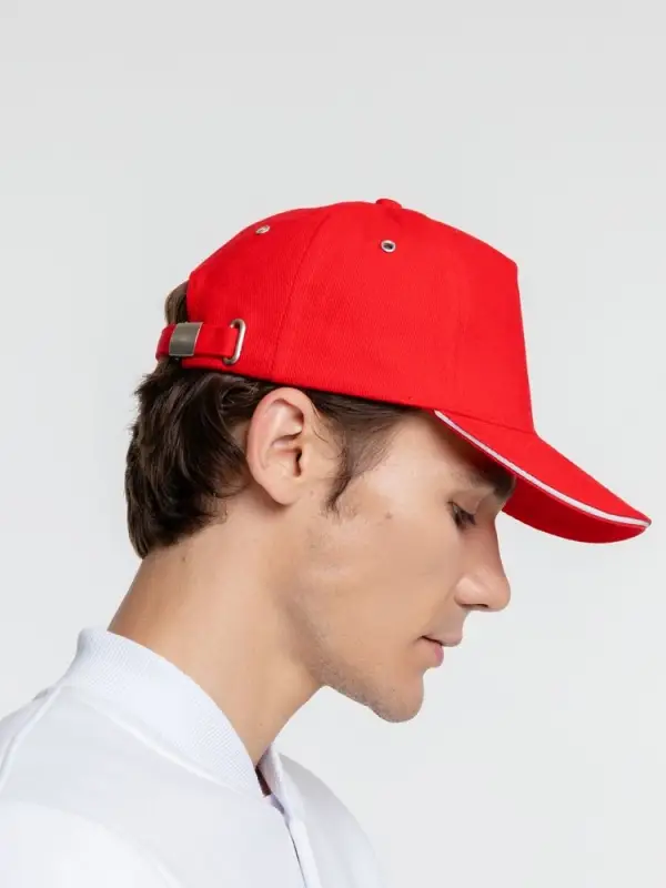 Бейсболка Classic, красная с белым кантом Бейсболка Classic, красная с белым кантом