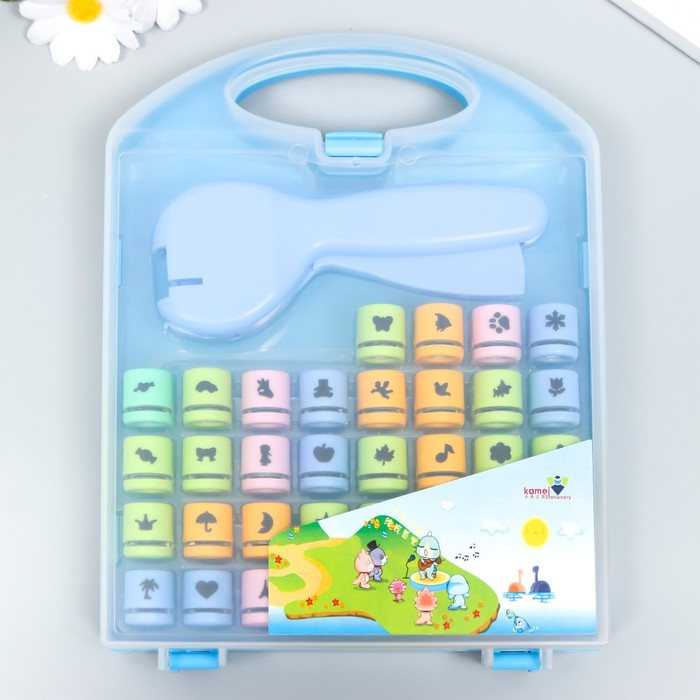 Набор фигурных дыроколов в сундуке (набор 36 шт) с держателем 20х26х4 см МИКС Набор фигурных дыроколов в сундуке (набор 36 шт) с держателем 20х26х4 см МИКС