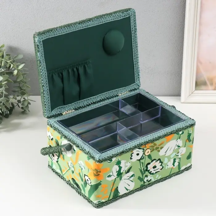 Шкатулка для рукоделия и шитья &laquo;Летние цветы на зелёном&raquo;, хранение ниток, иголок, мелочи, 19&times;26&times;14.5 см