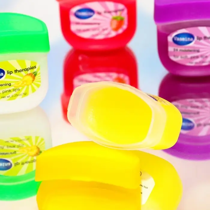 Вазелин косметический для губ, микс цветов и ароматов Вазелин косметический для губ, микс цветов и ароматов