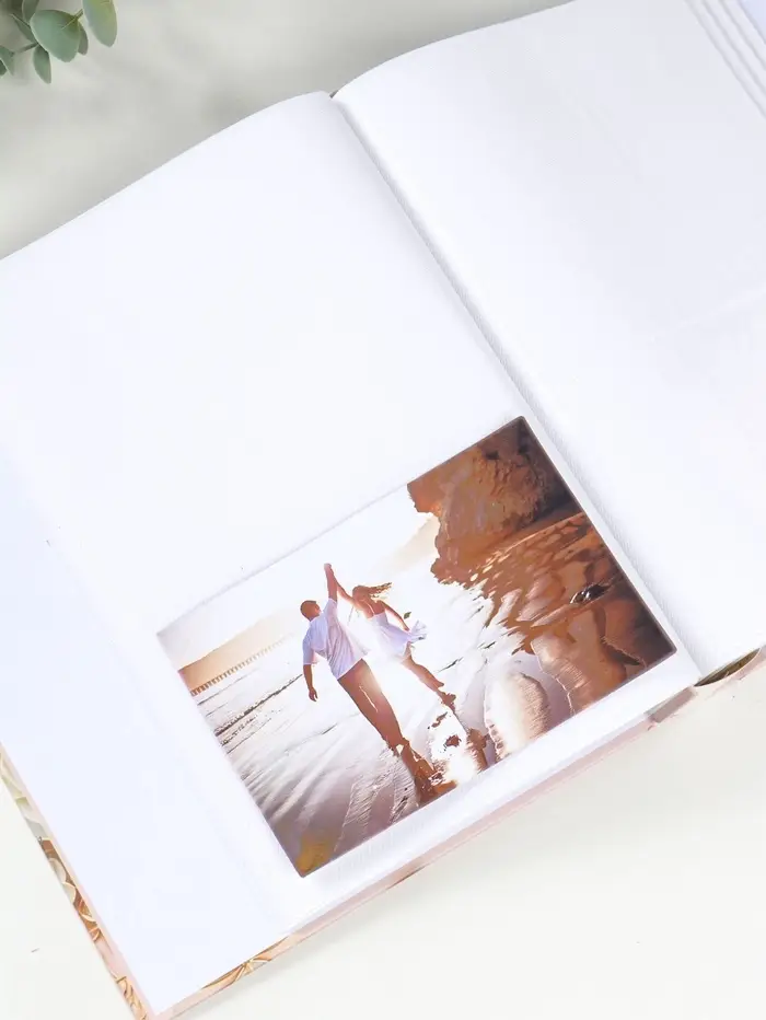 Фотоальбом на 200 фото 10х15 см "Кольца молодых и букет с розами" в коробке 5,5х20,5х26 см   1096272