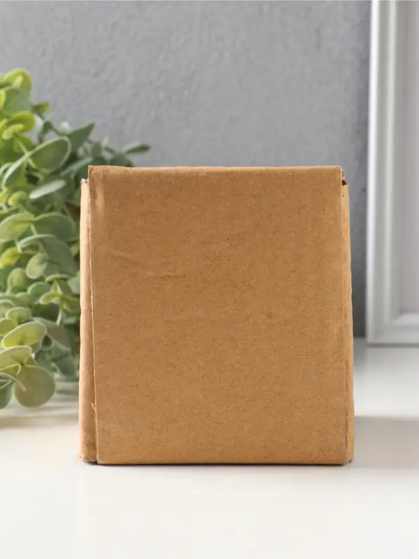 Сувенир керамика "Курочка-наседка в сливочном, с корзинкой цветов" 10,1х9,4х10,7 см