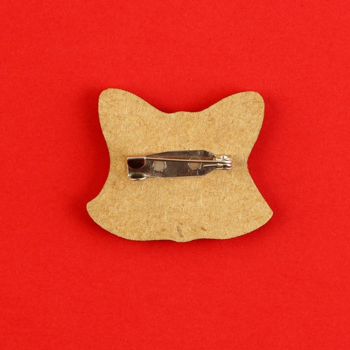 Значок талисман «Лиса», 3,5 х 3,3 см. Значок талисман «Лиса», 3,5 х 3,3 см.