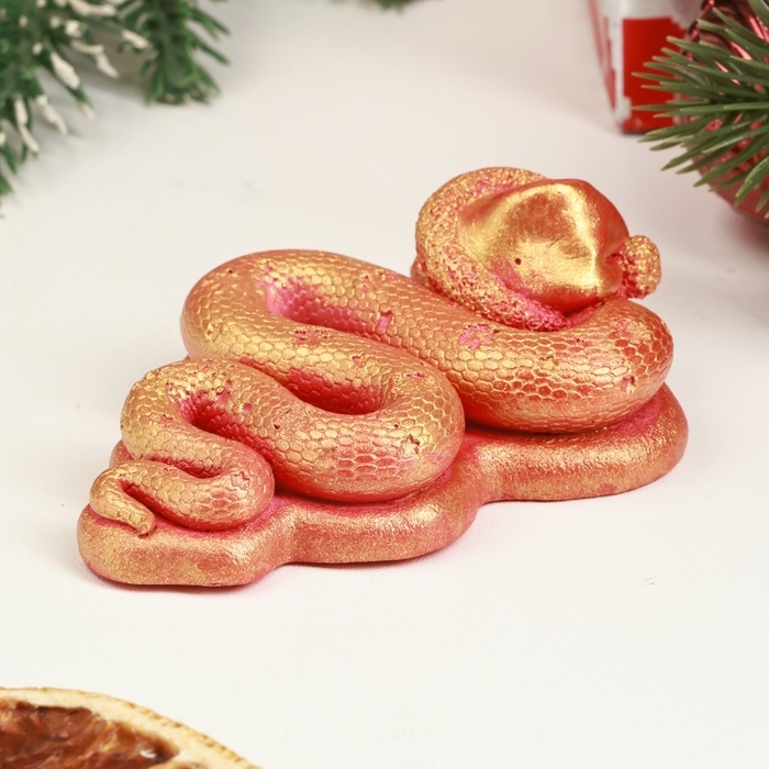 Фигура Фигура "Змея в колпаке" красная с позолотой, 8,5 х 6 х 3 см