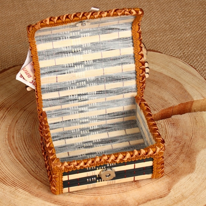 Оберег - шкатулка «Домовой», на сундучке, 10х15х14 см, микс Оберег - шкатулка «Домовой», на сундучке, 10х15х14 см, микс