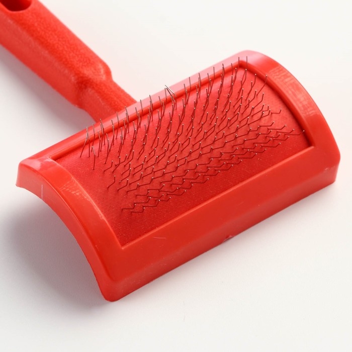 Пуходерка без капель полукруглая, 8,5 х 13 см, красная Пуходерка без капель полукруглая, 8,5 х 13 см, красная