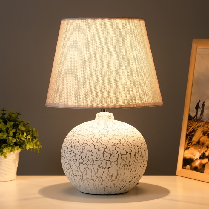 Настольная лампа Настольная лампа "Рундер" E14 40Вт серый 25х25х38 см RISALUX