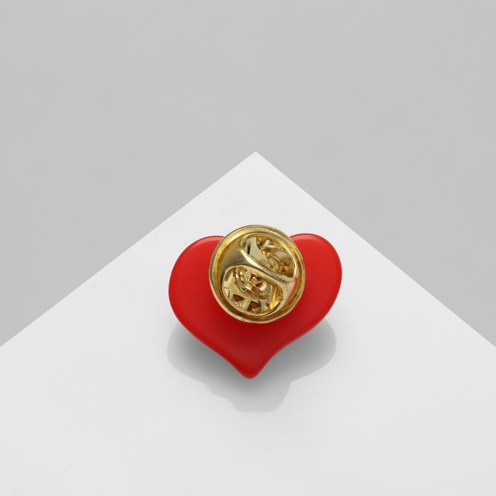 Значок «Сердце», цвет красный в золоте Значок «Сердце», цвет красный в золоте