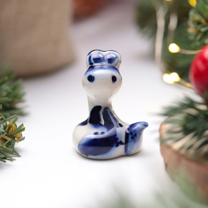 Новый год. Сувенир символ года 2025 Новый год. Сувенир символ года 2025 "Змея Кнопка", гжель, 4 см