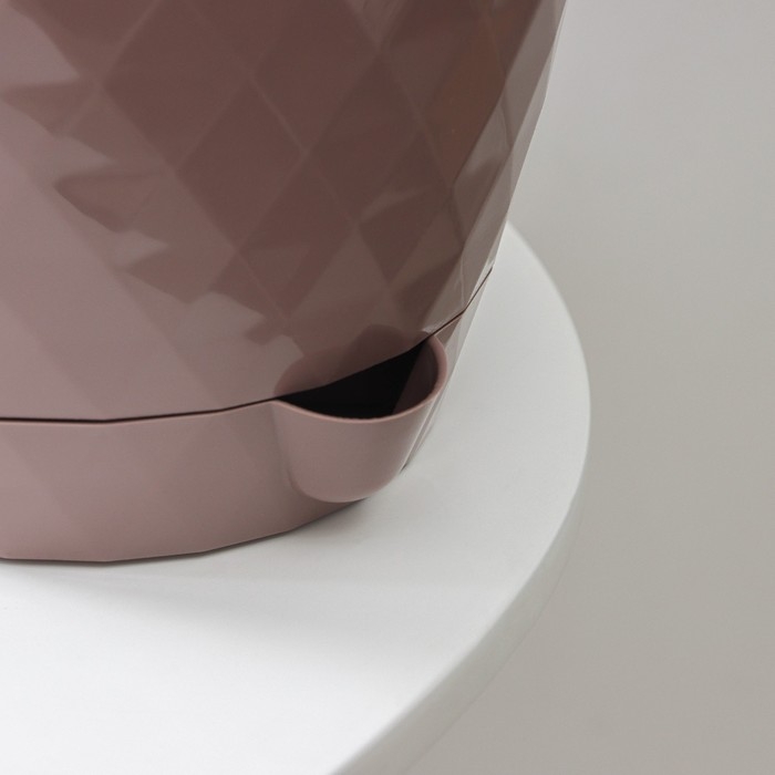 Горшок для цветов с прикорневым поливом «Румба», 3 л, цвет мокко Горшок для цветов с прикорневым поливом «Румба», 3 л, цвет мокко