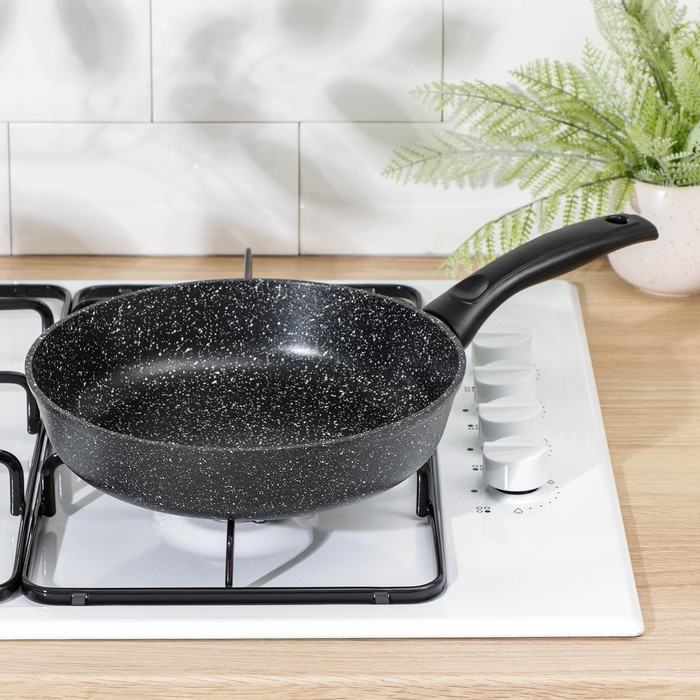 Сковорода Доляна &laquo;Элит&raquo;, d=24 см, пластиковая ручка, антипригарное покрытие, цвет чёрный
