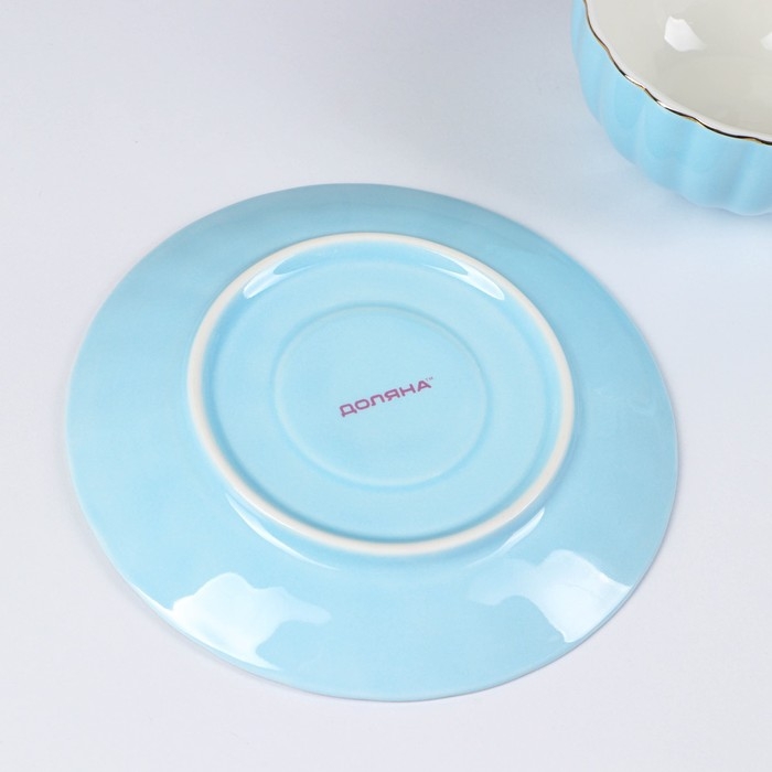 Сервиз фарфоровый чайный Доляна «Вивьен», 12 предметов: 6 чашек 200 мл, 6 блюдец d=15 см, цвет голубой