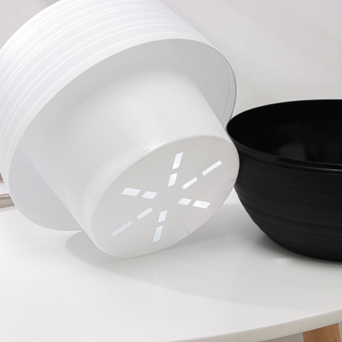 Горшок «Дуэт», 2,5 л, цвет чёрно-белый Горшок «Дуэт», 2,5 л, цвет чёрно-белый