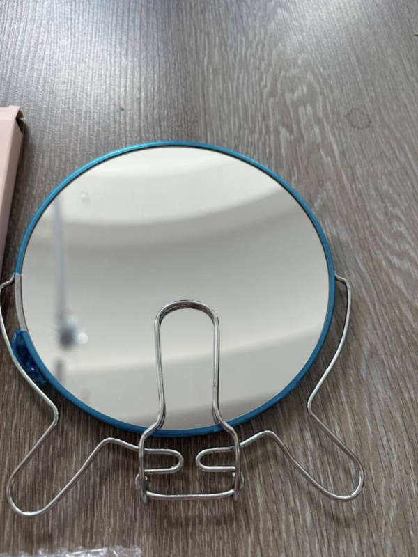 Зеркало настольное - подвесное «Круг», двустороннее, с увеличением, d зеркальной поверхности 16 см, цвет серебристый Зеркало настольное - подвесное «Круг», двустороннее, с увеличением, d зеркальной поверхности 16 см, цвет серебристый