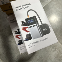 Портативное Пусковое устройство Jump starter с воздушным компрессором 4в1