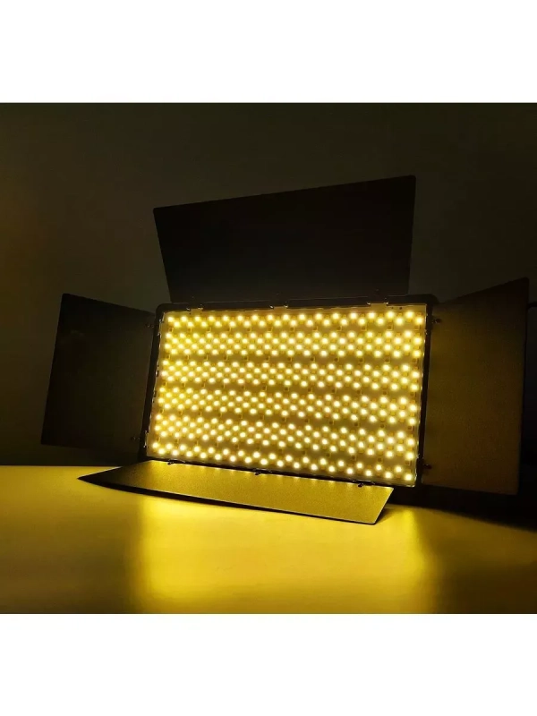 Светодиодная панель со шторками для фотосъемки LED-600 RGB ISA