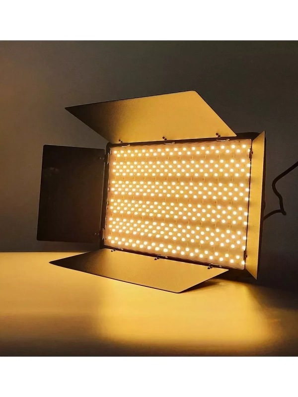 Светодиодная панель со шторками для фотосъемки LED-600 RGB ISA