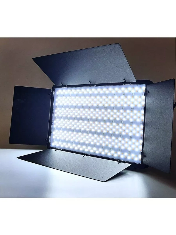 Светодиодная панель со шторками для фотосъемки LED-600 RGB ISA