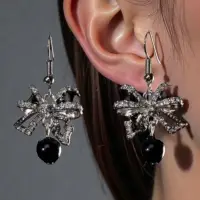 Серьги-бабочки с черными кристаллами