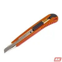 Нож с лезвием 9 мм, с металлическими направляющими