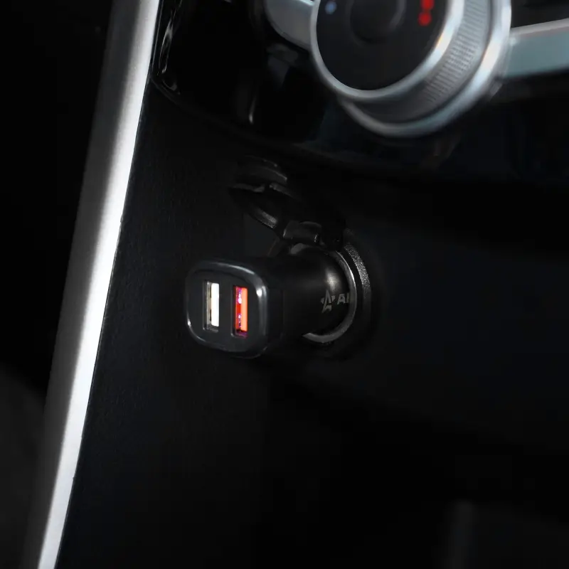 Адаптер автомобильный 2хUSB QC 3.0 + 2.1А 12/24В Адаптер автомобильный 2хUSB QC 3.0 + 2.1А 12/24В