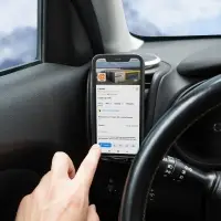 Держатель для телефона автомобильный на торпедо магнитный прямоугольный на двухстороннем скотче