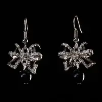 Серьги-бабочки с черными кристаллами