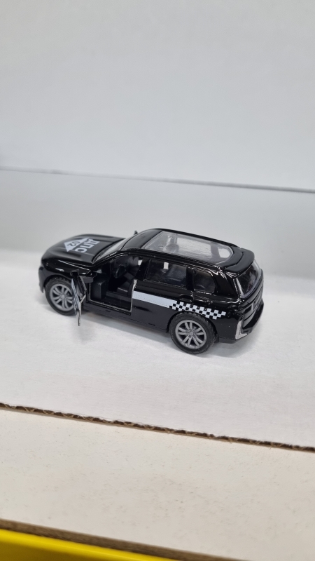 Детская инерционная машинка с открывающимися дверями