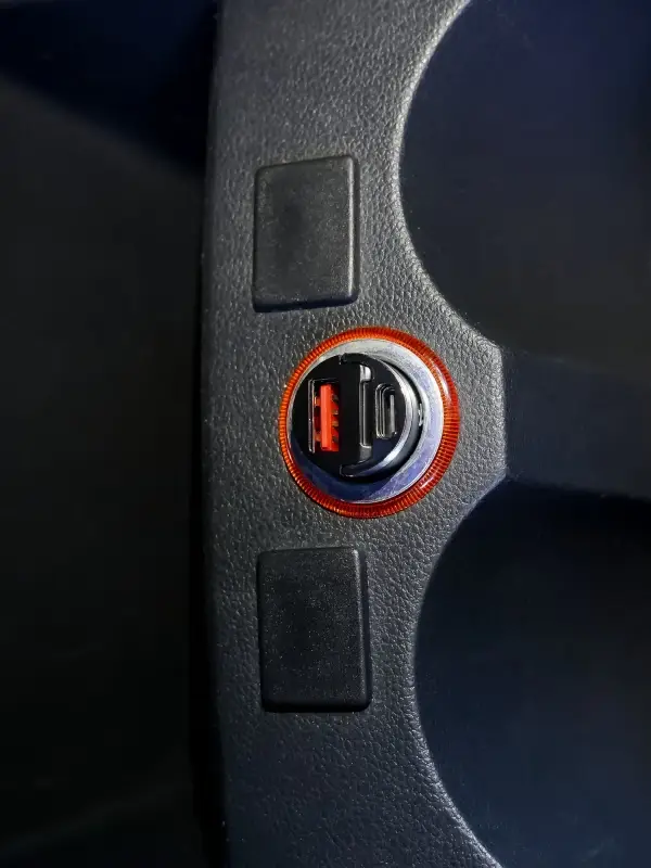 Адаптер автомобильный компактный Type-C PD + QC 3.0 65Вт, 12/24В