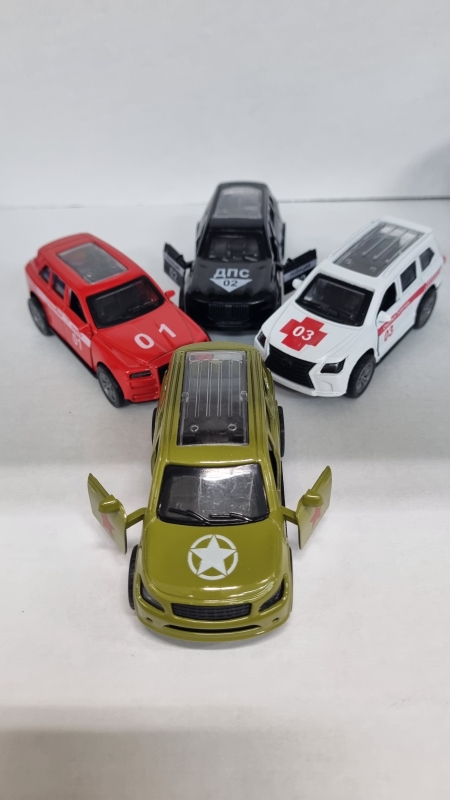 Детская инерционная машинка с открывающимися дверями