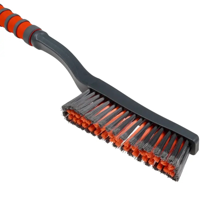 ЕРМАК Щетка для уборки снега с распушенной щетиной+скребок, 62см ЕРМАК Щетка для уборки снега с распушенной щетиной+скребок, 62см