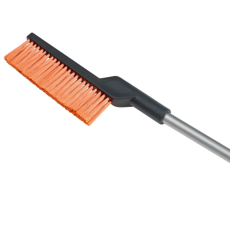 ЕРМАК Щетка для уборки снега с распушенной щетиной+скребок, 78см ЕРМАК Щетка для уборки снега с распушенной щетиной+скребок, 78см