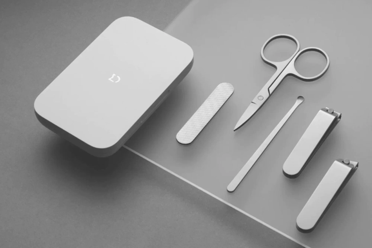 Маникюрный набор 5 в 1 Xiaomi  Nail для маникюра, педикюра, инструменты из нержавеющей стали с дизайном и ударопрочным кейсом белый Маникюрный набор 5 в 1 Xiaomi  Nail для маникюра, педикюра, инструменты из нержавеющей стали с дизайном и ударопрочным кейсом белый