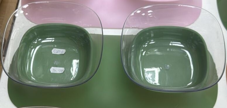 Миска двойная на подставке зеленая Миска двойная на подставке зеленая