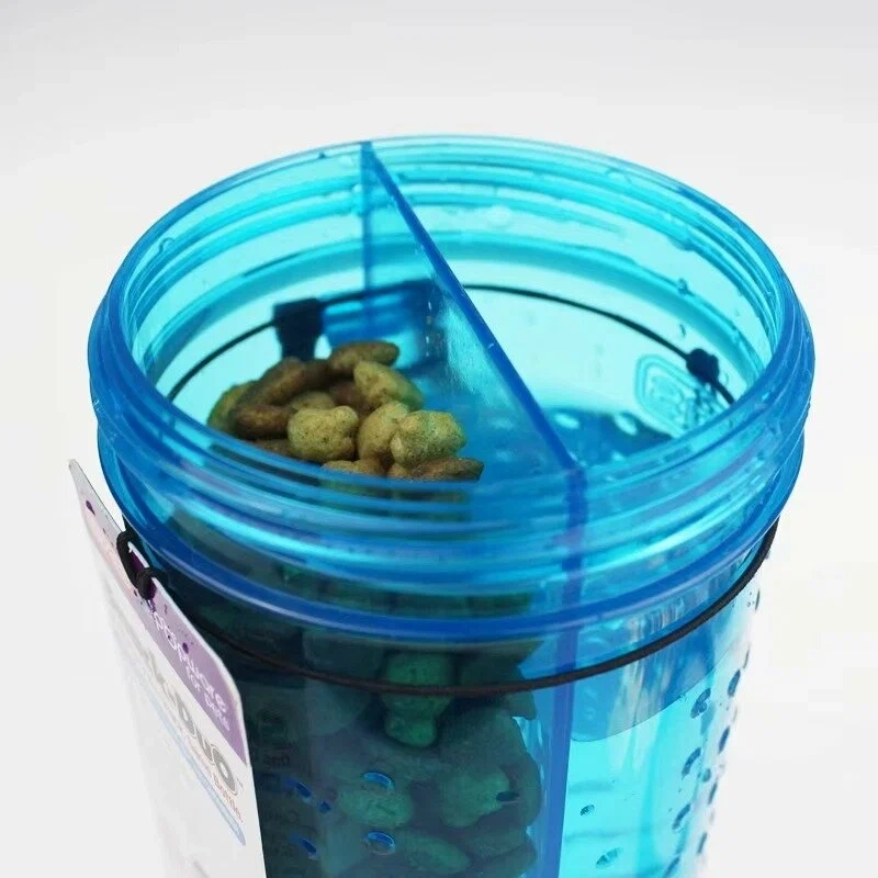 Двухкамерная бутылка для еды и воды с силиконовой чашкой (цвет в ассортименте) Двухкамерная бутылка для еды и воды с силиконовой чашкой (цвет в ассортименте)