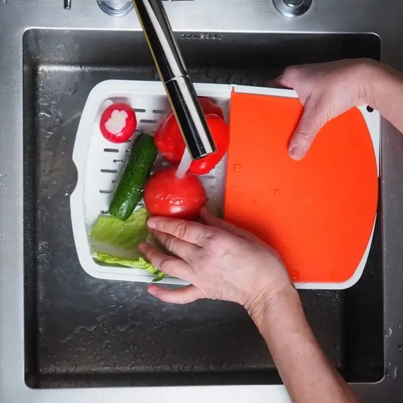 Доска разделочная с 2 лотками (ассортимент) Доска разделочная с 2 лотками (ассортимент)