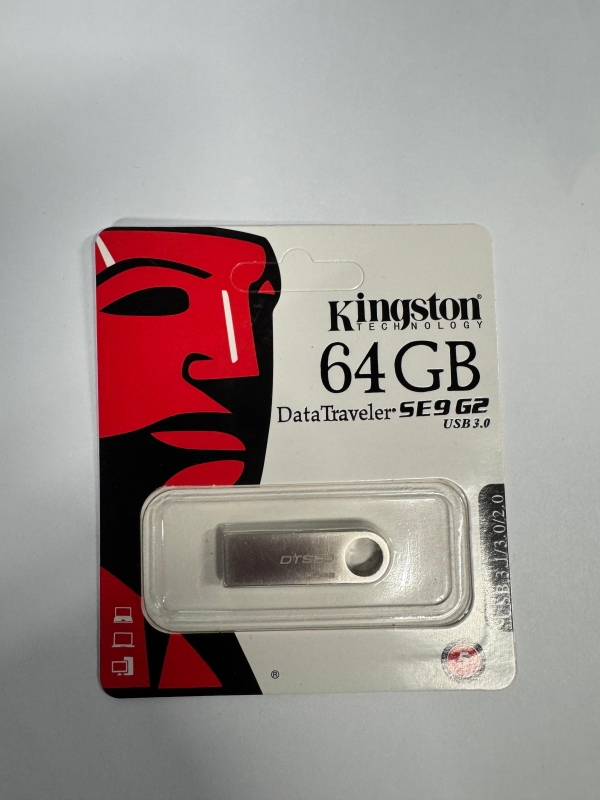 USB Флеш-накопитель 64 ГБ  серебристый USB Флеш-накопитель 64 ГБ  серебристый