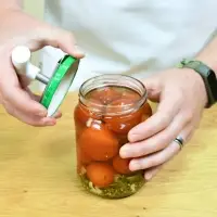 Открывалка для банок с винтовыми крышками Открывалка для банок с винтовыми крышками