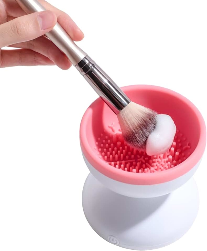 Устройство для очистки косметических принадлежностей Устройство для очистки косметических принадлежностей