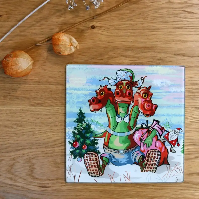 Доска разделочная Дракон весельчак 18х18 см (ассортимент) Доска разделочная Дракон весельчак 18х18 см (ассортимент)