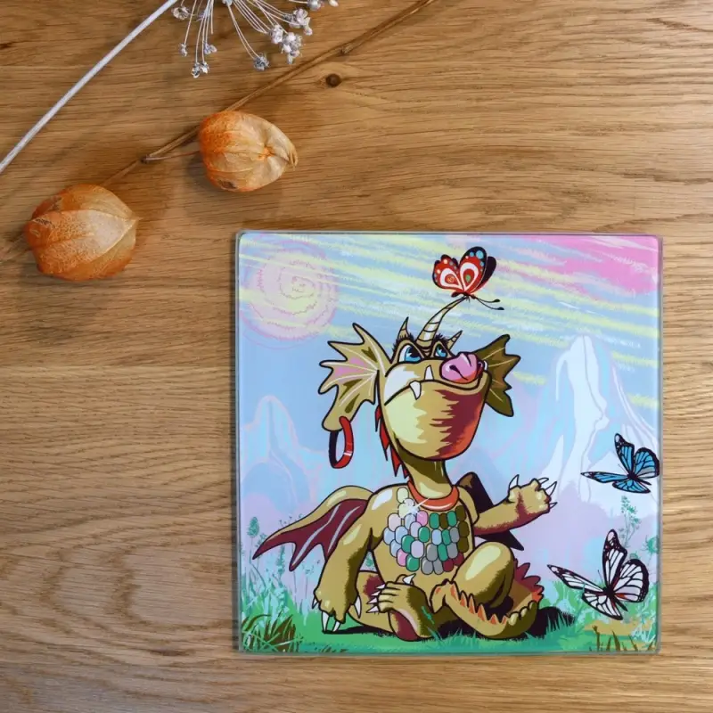 Доска разделочная Дракон весельчак 18х18 см (ассортимент) Доска разделочная Дракон весельчак 18х18 см (ассортимент)